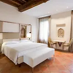 Ferrara Rooms פררה