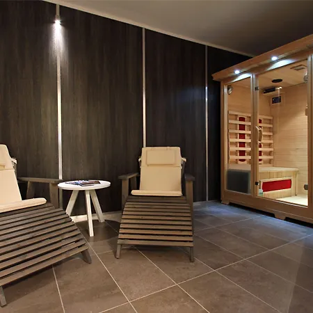 Ferrara Rooms 4* פררה