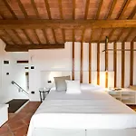 Ferrara Rooms Bed & Breakfast 4*