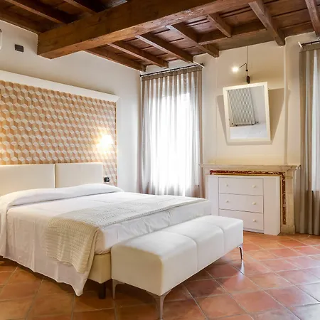Couette-café Ferrara Rooms