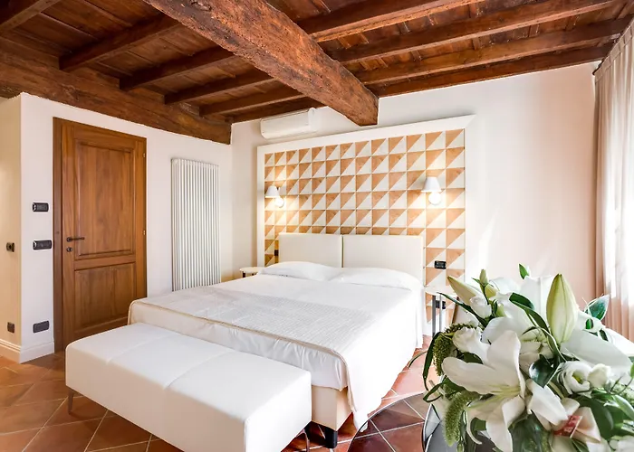 Ferrara Rooms