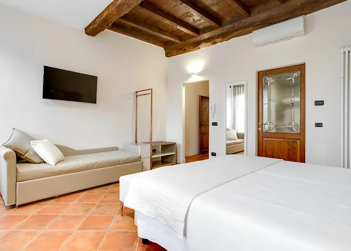 Ferrara Rooms